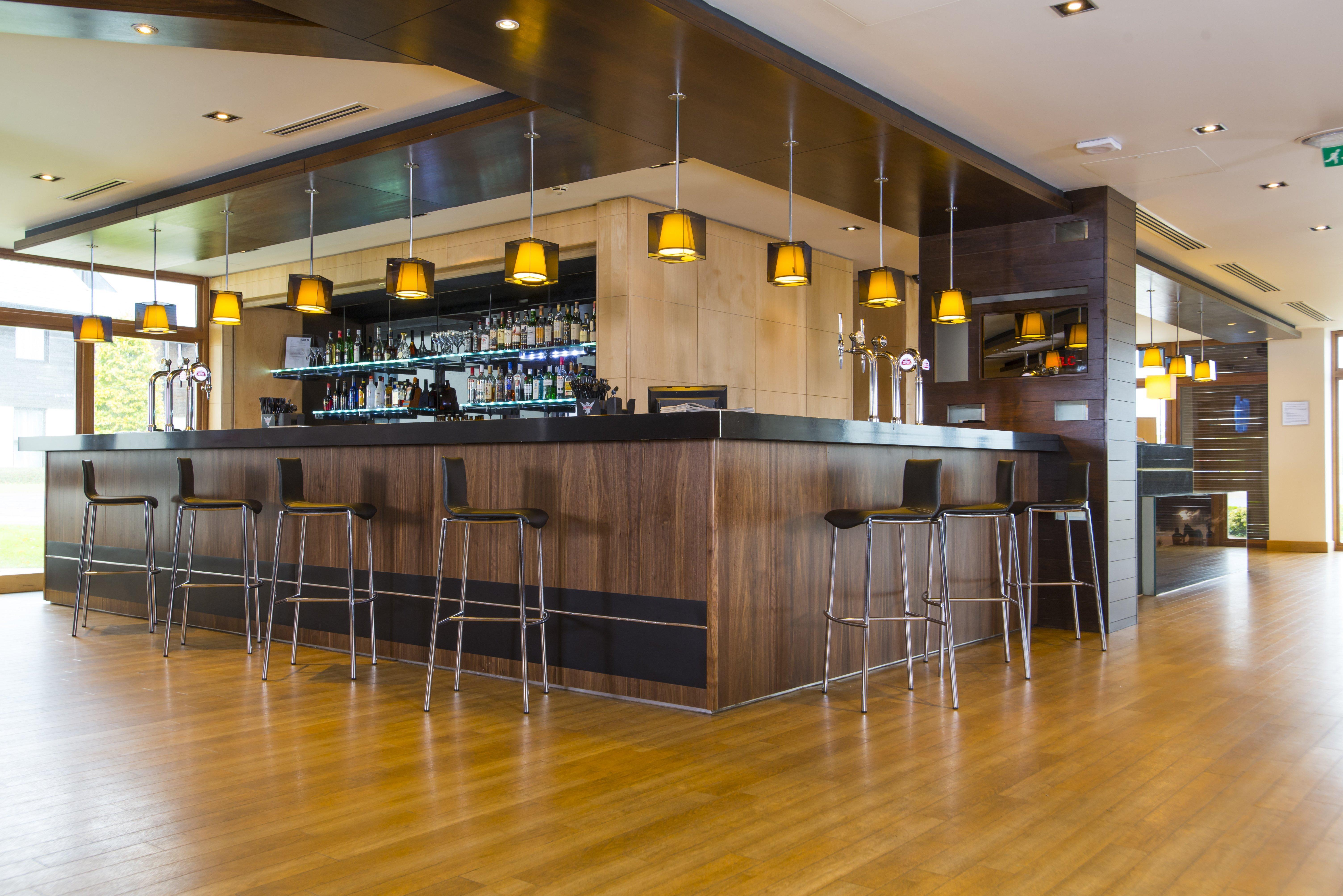 Holiday Inn Express London - Epsom Downs By Ihg מראה חיצוני תמונה